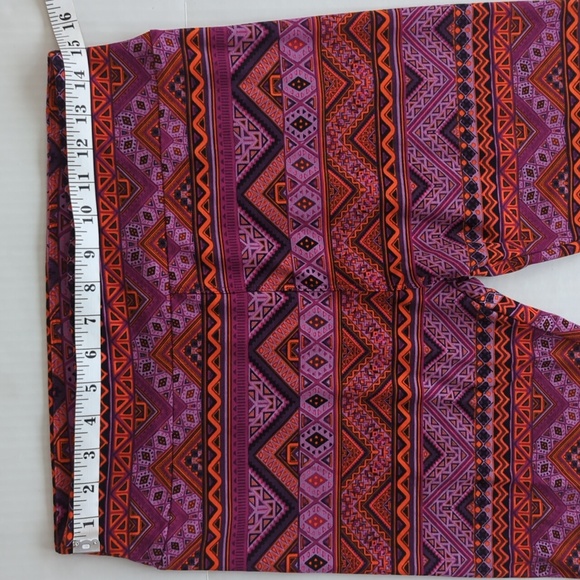 LuLaRoe Chevron Tall & Curvy Leggings Purple Orange Pattern - Picture 6 of 9
